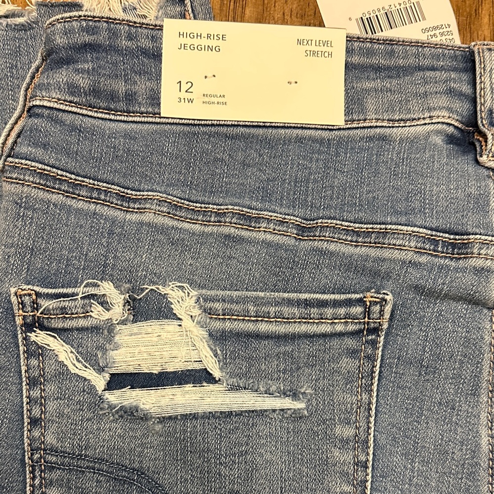 American Eagle Outfitters Ripped Blue Jeans - Picture 5 of 9